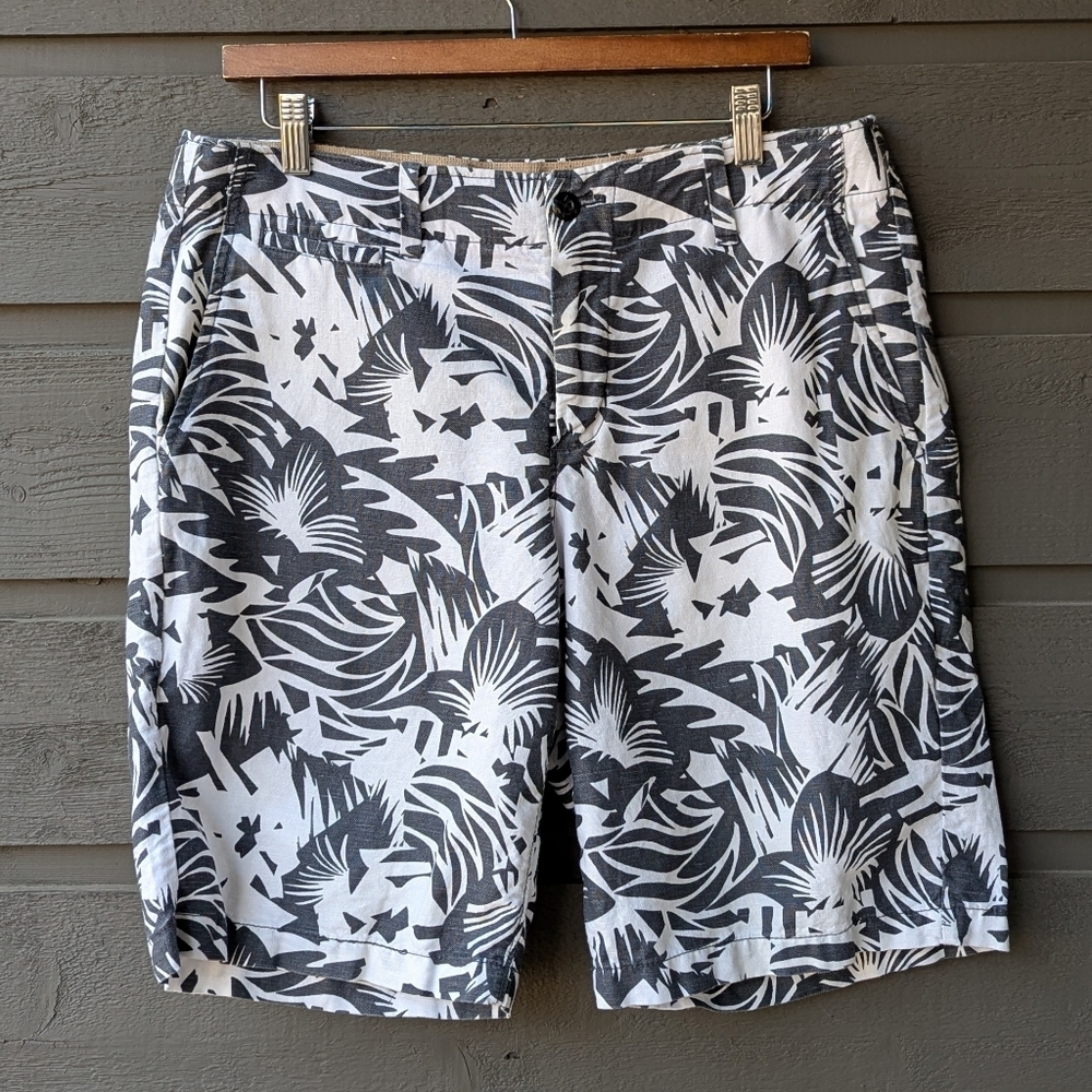 GAP Men’s The Lived-In Short Flat Front Gray White Floral Size 33 Linen Cotton